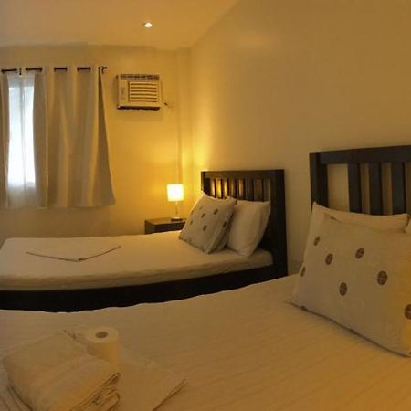 Victoria'S Bed & Breakfast Puerto Galera Exterior foto